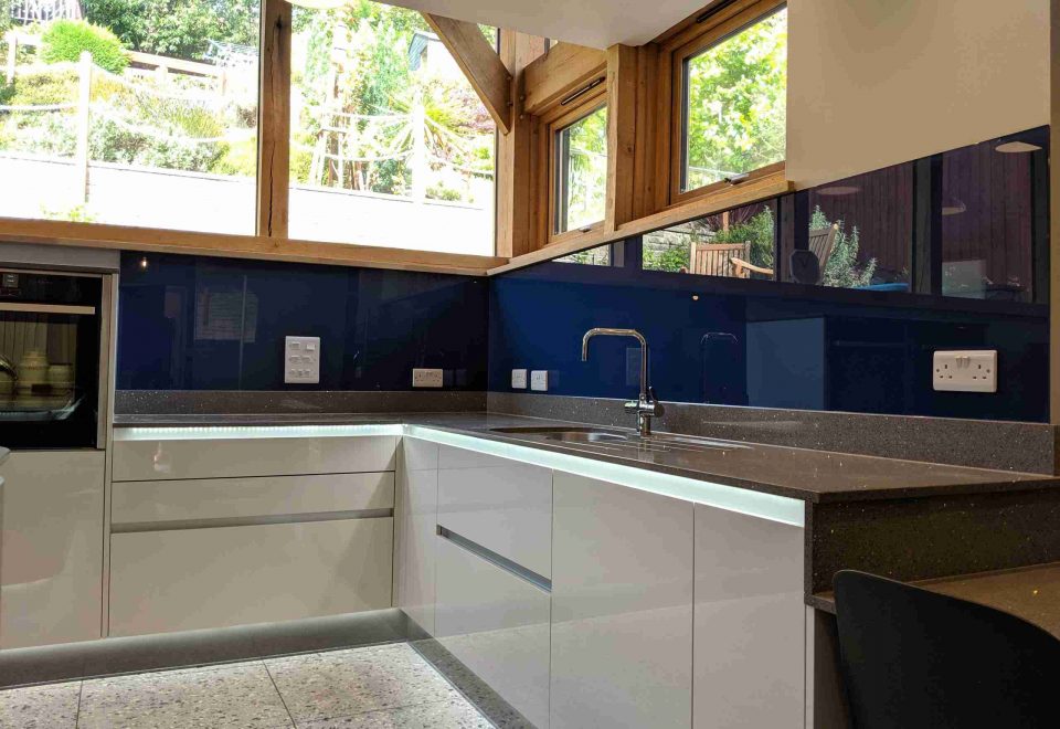 Coloured Kitchen Splashbacks Dorset – Clearly Glass Ltd Coloured Kitchen Splashbacks Dorset - Clearly Glass Ltd